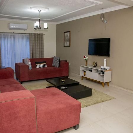 Royal Suites Apartments ルサカ エクステリア 写真