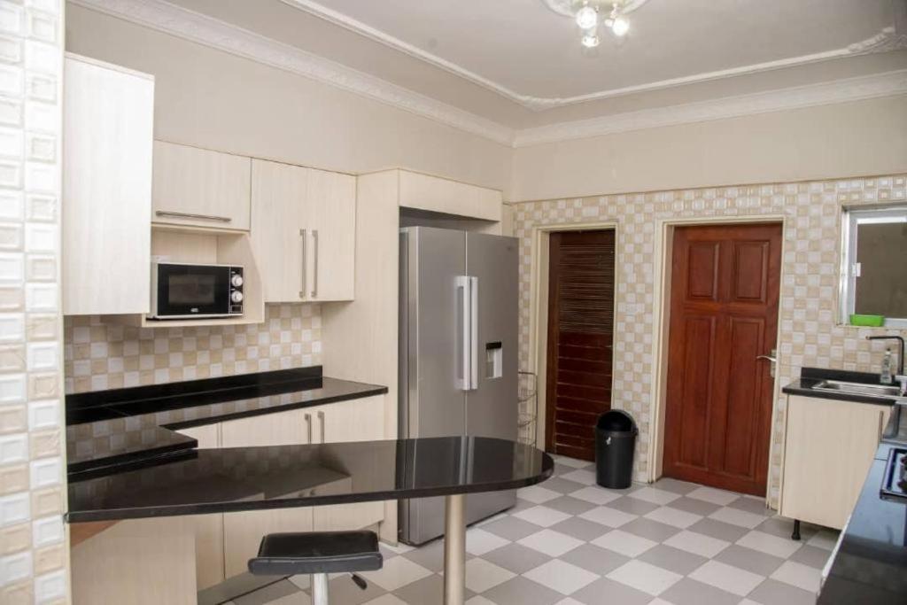 Royal Suites Apartments ルサカ エクステリア 写真